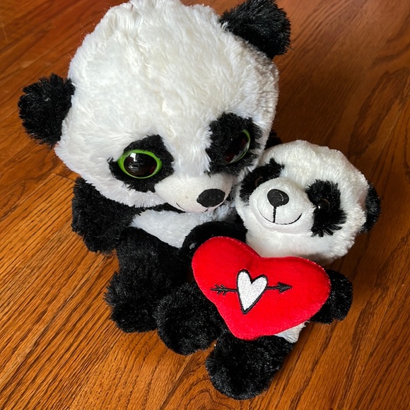 Panda bears - Picture 1 of 5